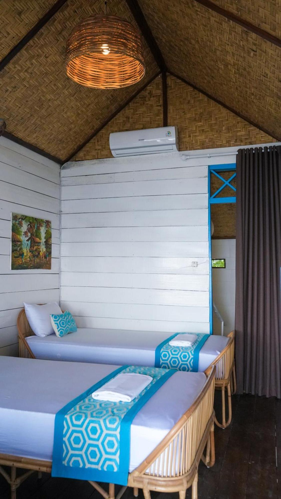 Moyo Island Resort Exterior foto